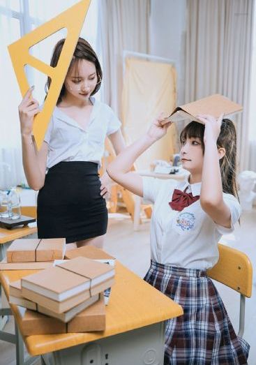 女裸全身奶胸罩_国产剧免费观看