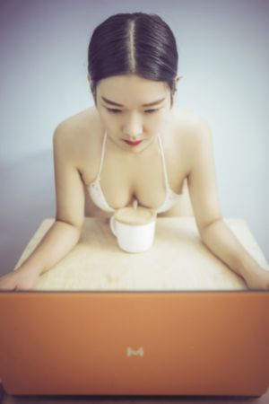 女快递员的美味2中字_BD国语完整视频观看